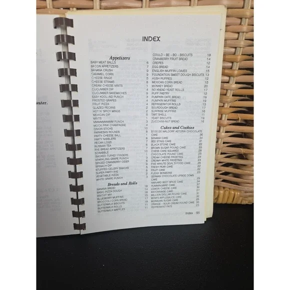 Archdale Wesleyan Church Cookbook Archdale, North Carolina 1994 Vintage - Picture 7 of 11